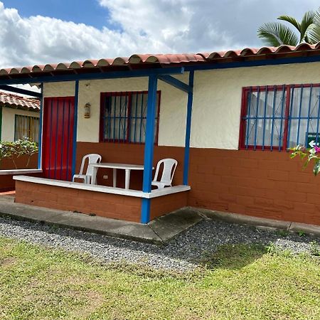 Hotel Campestre Manantial Del Quindio Монтенегро Екстериор снимка
