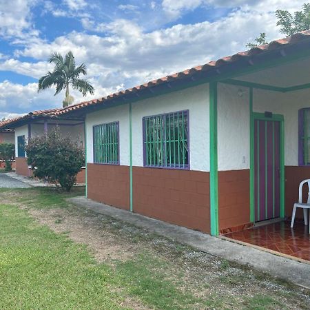Hotel Campestre Manantial Del Quindio Монтенегро Екстериор снимка